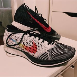Nike Flyknit Racer